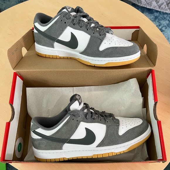 Nike Dunk Low Smoke Grey Gum 3M Swoosh new W box - Picture 2 of 6